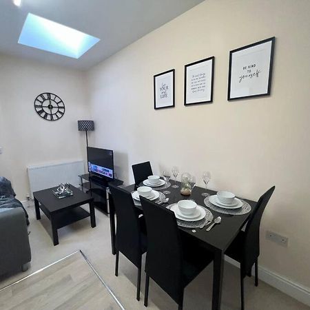 2 Bedroom Apartment With Balcony Oxford Exterior foto