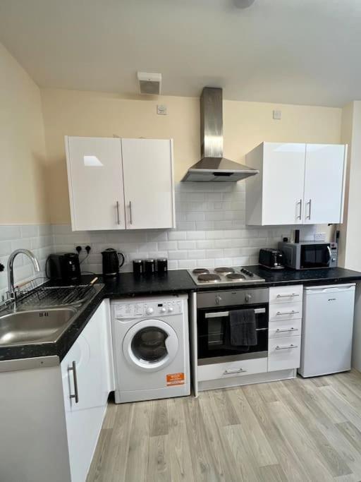 2 Bedroom Apartment With Balcony Oxford Exterior foto