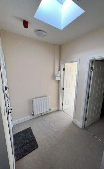 2 Bedroom Apartment With Balcony Oxford Exterior foto